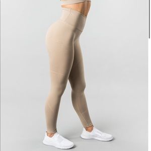 ❌❌SOLD❌❌Alphalete Revival R6- Taupe